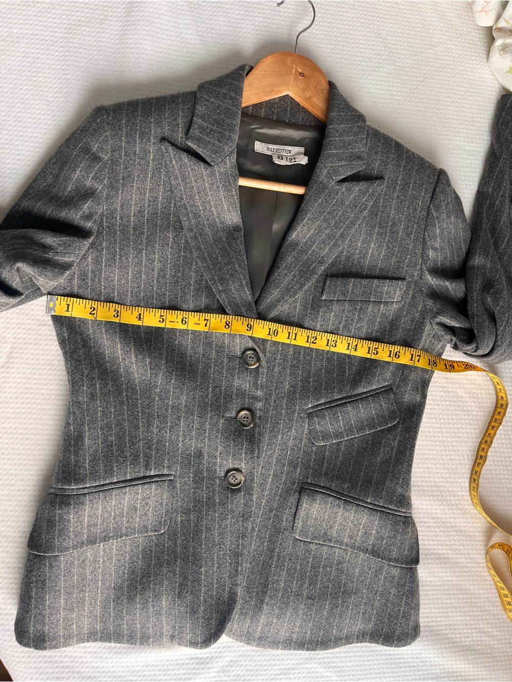 Holt Renfrew Pinstripe Women's Wool Blazer - Classic - Size 10 | Vintage - Picture 8 of 13